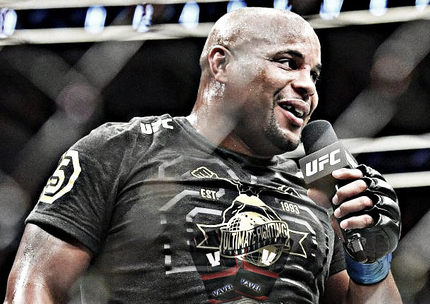 Cormier: “Con la cosa de Lesnar, eso todavía está en el aire”