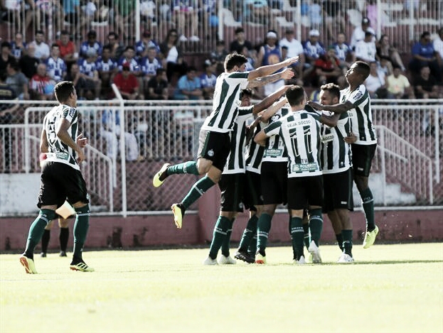 Coritiba goleia Foz do Iguaçu na estreia do Campeonato Paranaense Coritiba goleia Foz do Iguaçu na estreia do Campeonato Paranaense