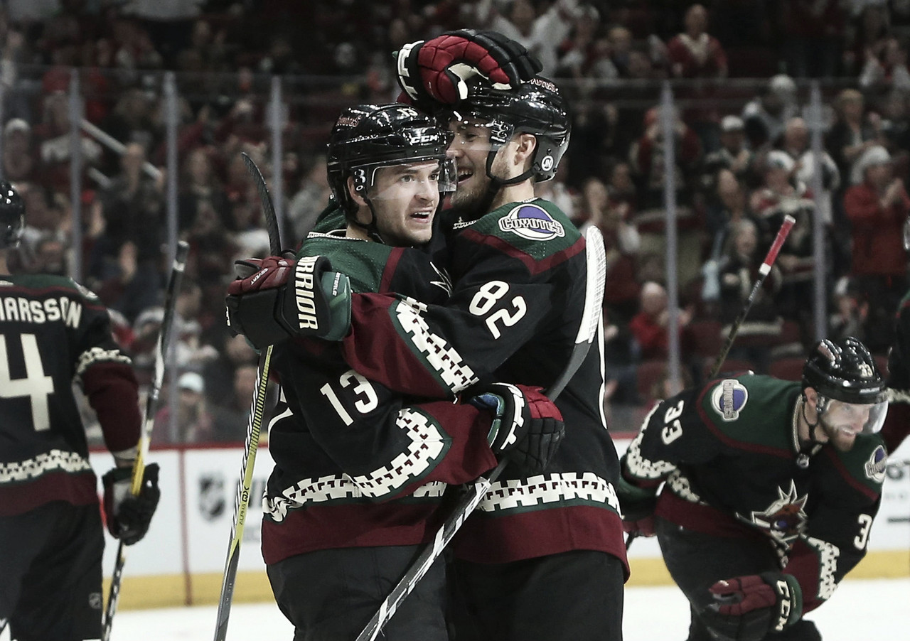 Arizona Coyotes strike Tampa Bay Lightning for seven goals