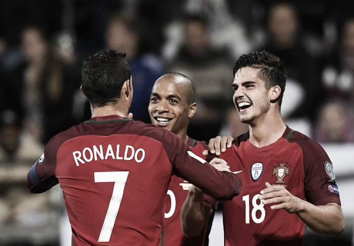 Próximo reforço do Milan, André Silva chega à Itália e pede 'calma' com rótulo de herdeiro de CR7 Próximo reforço do Milan, André Silva chega à Itália e pede 'calma' com rótulo de herdeiro de CR7