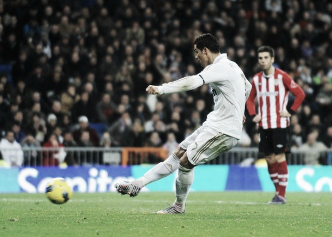 Ronaldo amansa al león desde los once metros