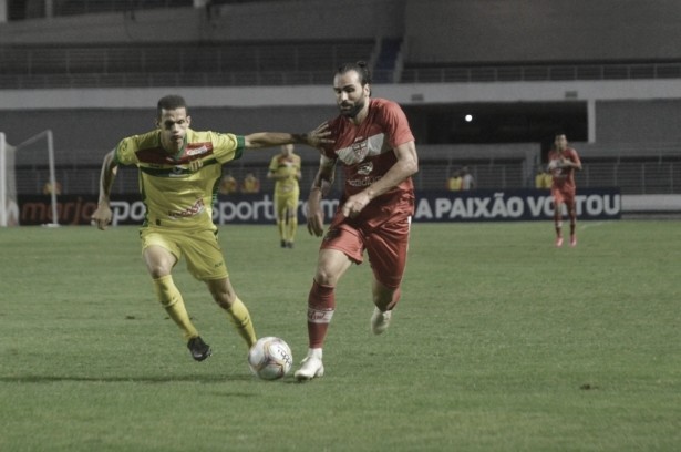 CRB pressiona, mas toma gol no fim e apenas empata com lanterna Sampaio Corrêa CRB pressiona, mas toma gol no fim e apenas empata com lanterna Sampaio Corrêa