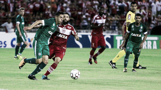 Com força máxima, Goiás recebe CRB desfalcado pela Copa do Brasil
