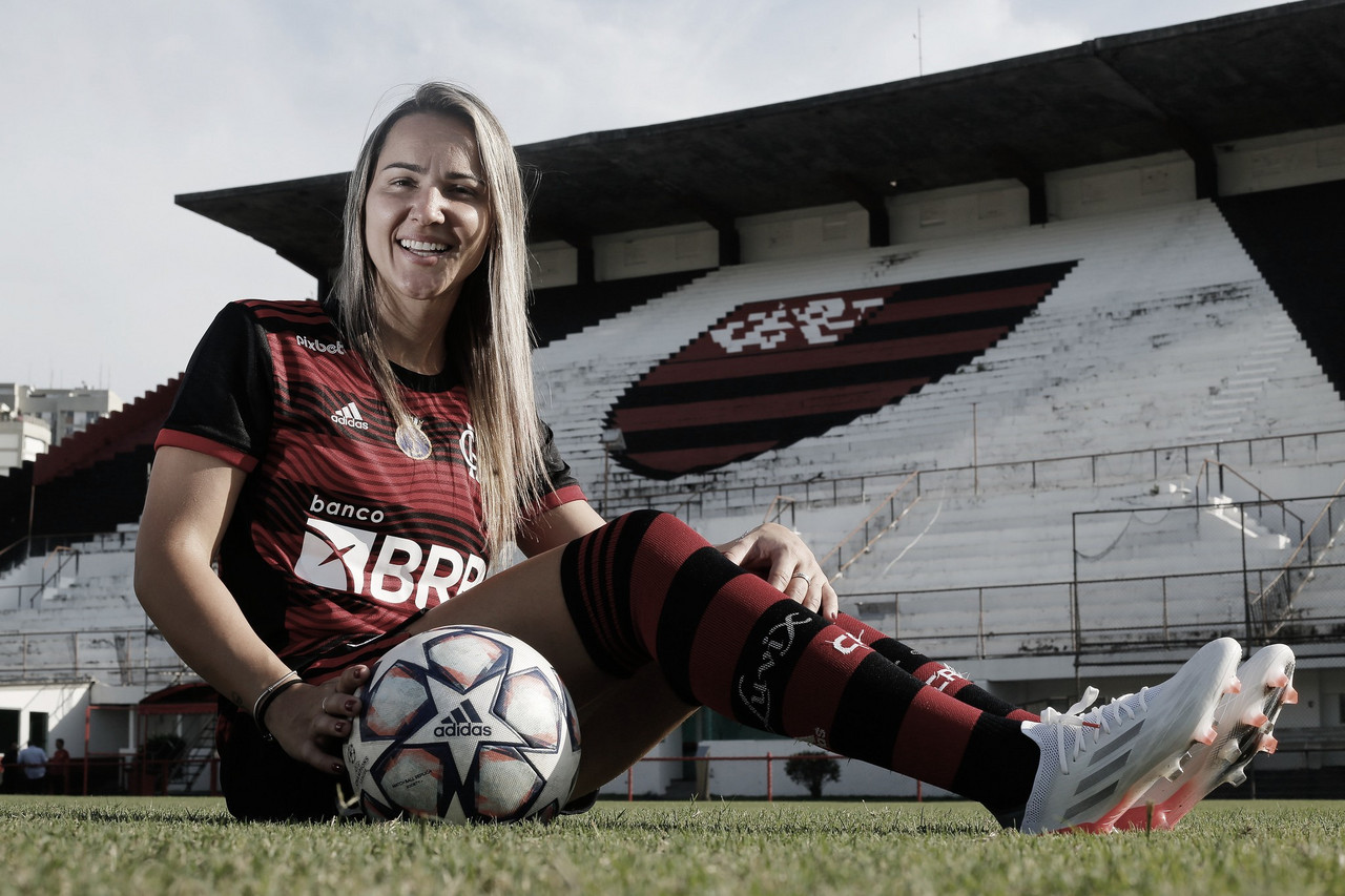 Otimista, Crivelari revela expectativas para time feminino do Flamengo em 2023: "Fazer história"