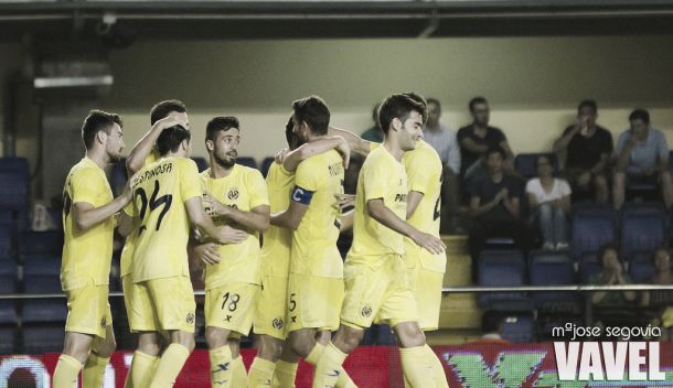 El Villarreal vence por inercia ante un pobre Almería