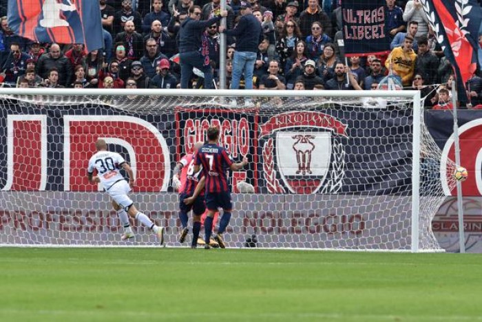 Serie A - Il primo Genoa di Ballardini è cinico e vincente: a Crotone decide Rigoni