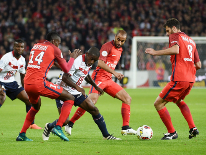 Il PSG passa a Lille grazie a Cavani: continua la rimonta, notte al secondo posto
