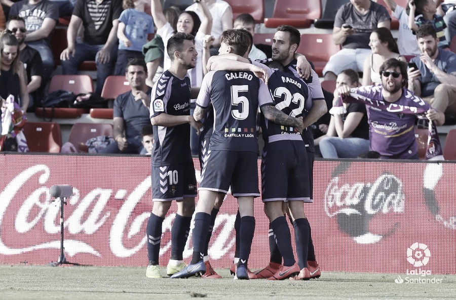 El Real Valladolid sella la permanencia con una victoria agónica
