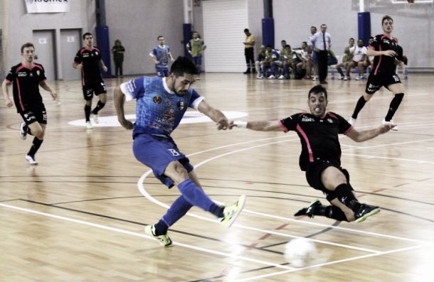 Reacción y empate para Santiago Futsal ante Peñíscola RehabMedic