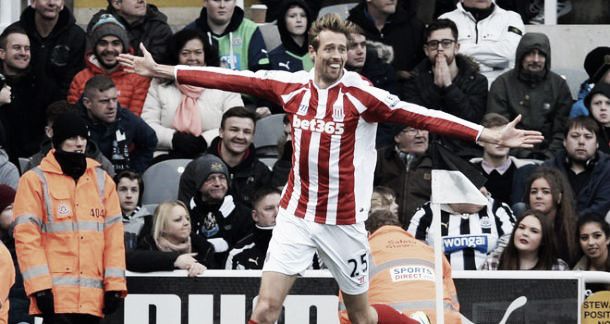 Newcastle United 1-1 Stoke City: Crouch snatches point late on for Potters