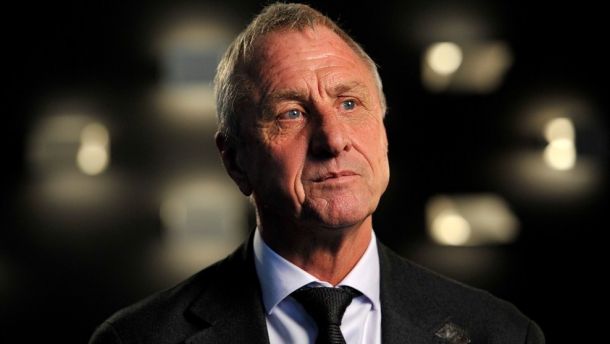 Cruyff: "Es muy difícil juzgar a Luis Enrique después de diez jornadas"