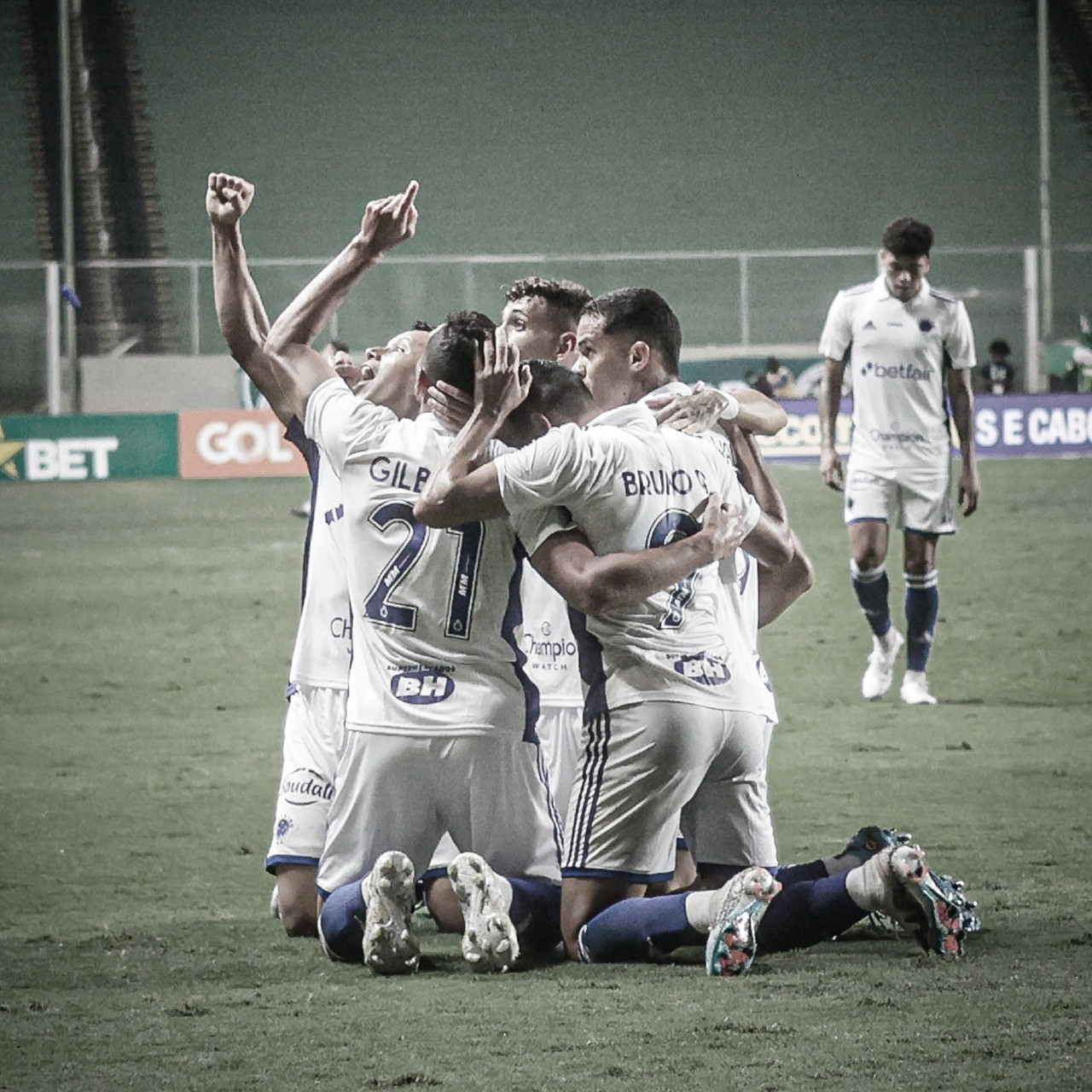 Depois de dois anos, Cruzeiro volta a vencer América-MG