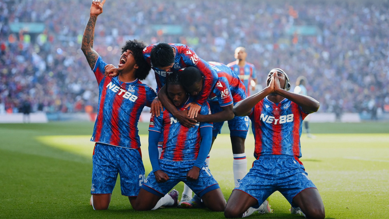 Crystal Palace vence Manchester City e é campeão pela primeira vez da ...