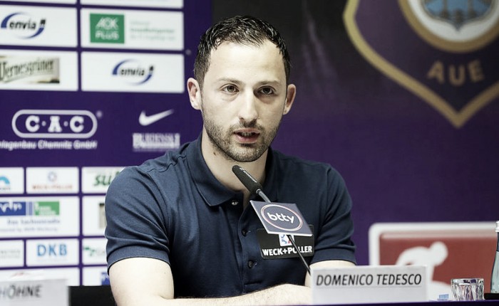 Depois de temporada frustrante, Schalke 04 traz Domenico Tedesco como novo treinador Depois de temporada frustrante, Schalke 04 traz Domenico Tedesco como novo treinador