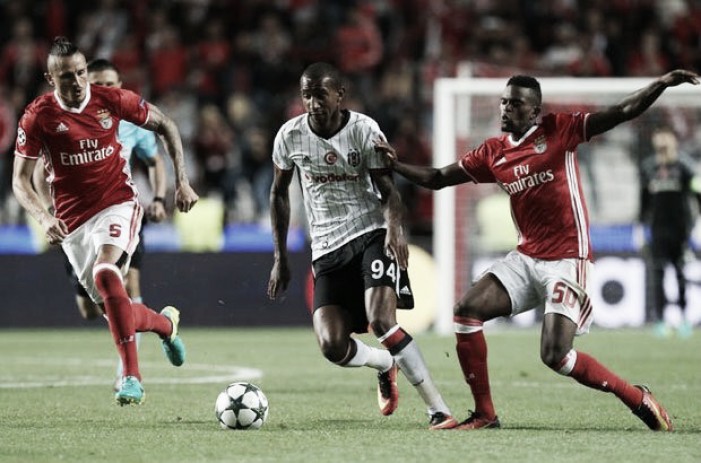 El Benfica se deja dos puntos en el descuento