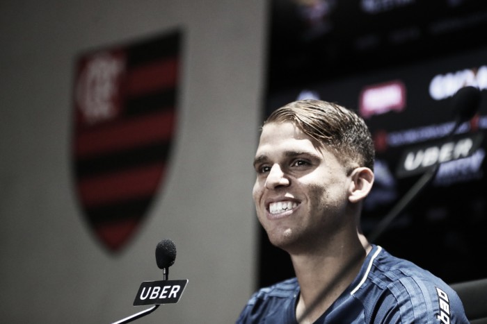 Cuéllar acredita em crescimento pessoal no Flamengo: "Posso melhorar muito mais"
