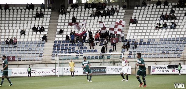 Fotos e imágenes de la Cultural y Deportiva Leonsa - Coruxo FC, octava jornada del Grupo I de Segunda División B
