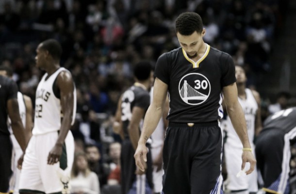 NBA, Milwaukee compie l'impresa: il primo stop di Golden State (108-95)