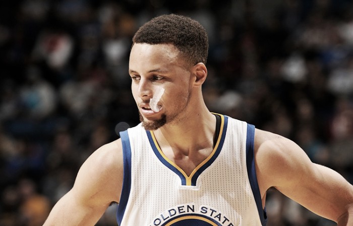 Resumen NBA: 2x1 en récords para Curry y otra victoria para los Warriors