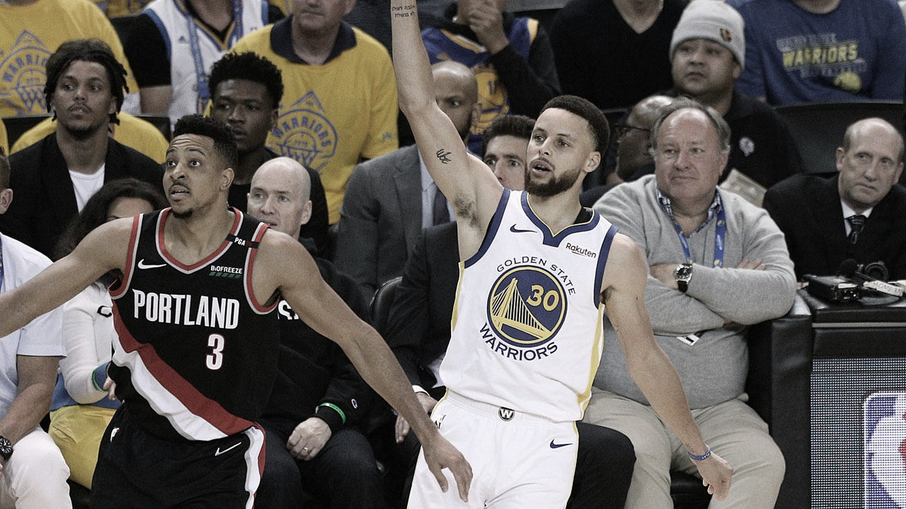 Los Warriors dan el primer golpe en las finales de conferencia Los Warriors dan el primer golpe en las finales de conferencia