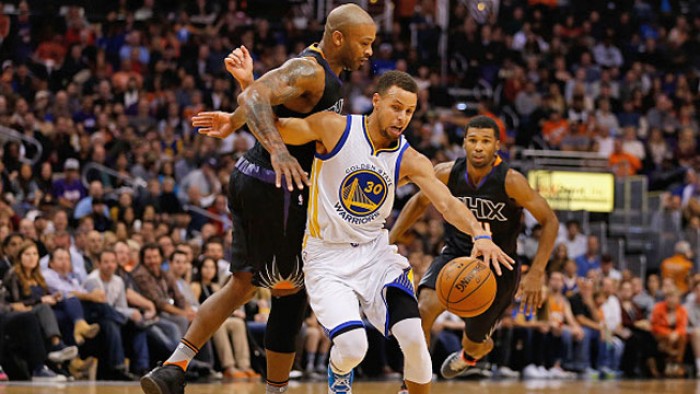 NBA - Golden State tira un sospiro di sollievo: Curry out due settimane