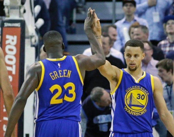 Golden State Warriors Stay Perfect, Defeat Utah Jazz 106-103