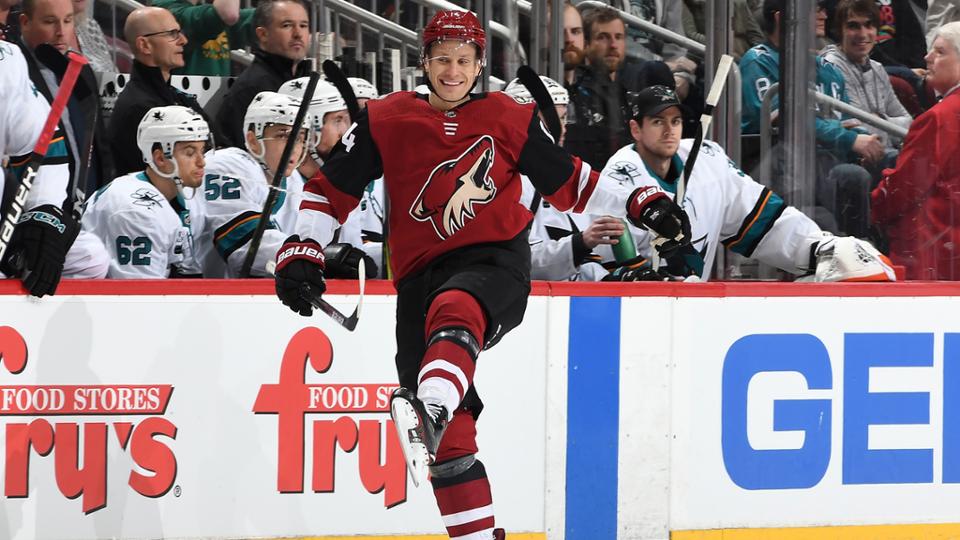 Arizona Coyotes defeat San Jose Sharks to keep playoff hopes alive