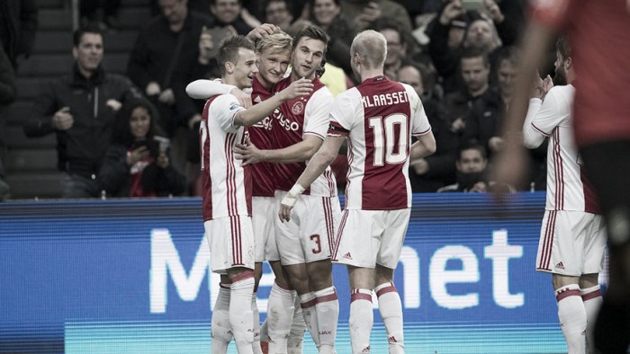 El Ajax vence y Dolberg convence