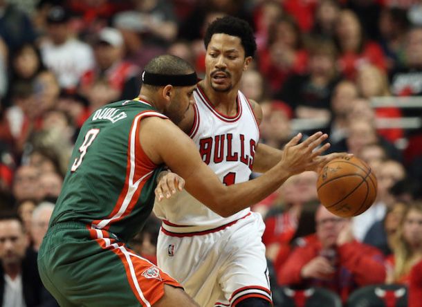Chicago Bulls Rout Milwaukee Bucks, Take 1-0 Lead in Series