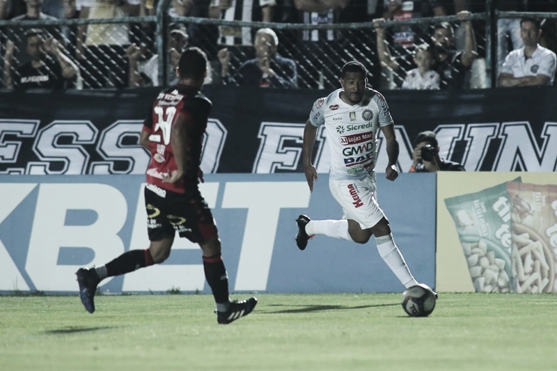 Fora de casa, Vitória marca no final, derrota Operário e se livra do rebaixamento Fora de casa, Vitória marca no final, derrota Operário e se livra do rebaixamento