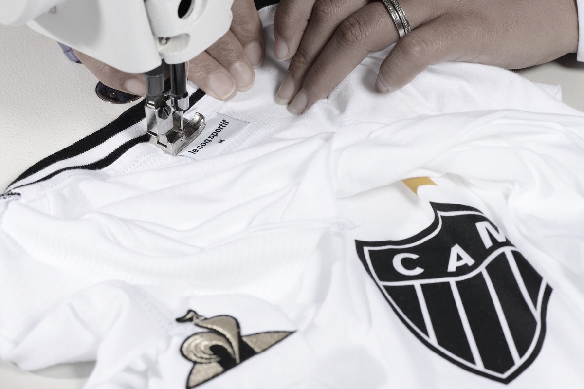 Le Coq Sportif revela detalhes de nova camisa do Atlético-MG Le Coq Sportif revela detalhes de nova camisa do Atlético-MG