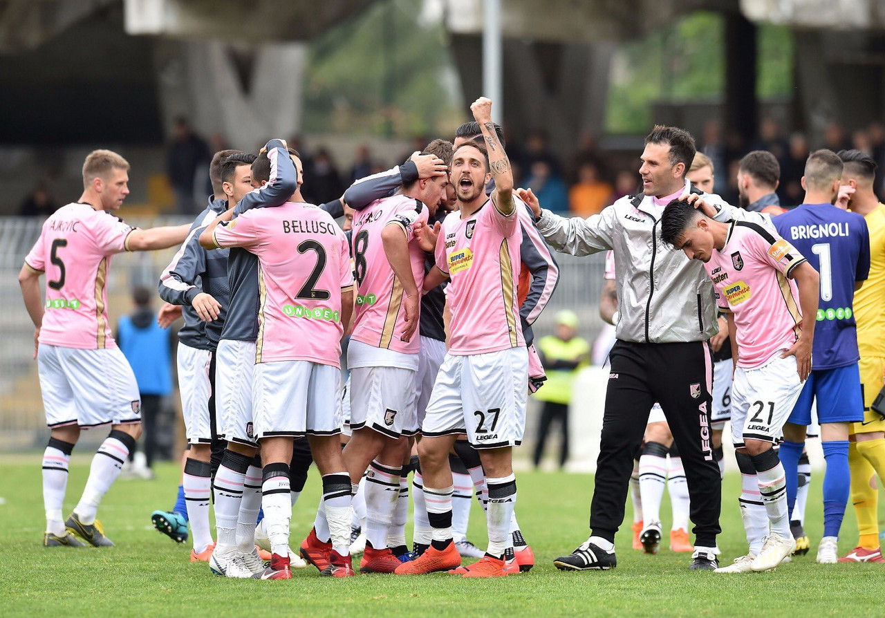Serie B: il Palermo si avvicina al Lecce, Padova e Carpi retrocedono nella serie inferiore