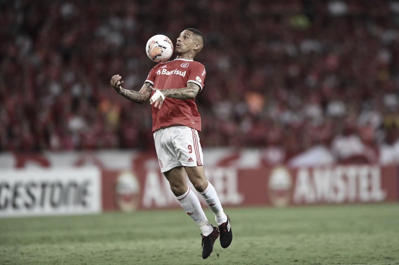 Com dois gols de Guerrero, Internacional goleia Universidad Católica na Copa Libertadores Com dois gols de Guerrero, Internacional goleia Universidad Católica na Copa Libertadores