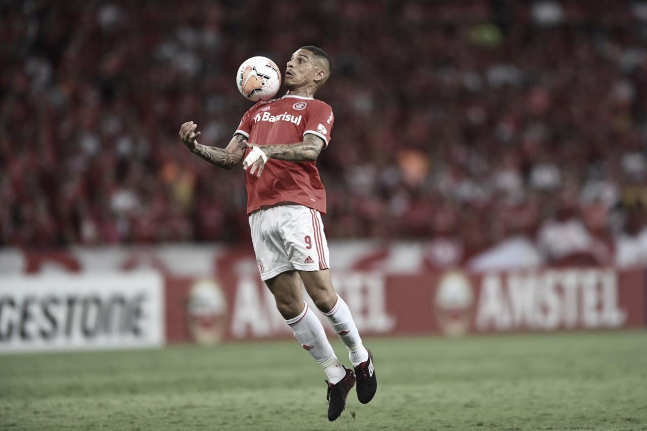 Com dois gols de Guerrero, Internacional goleia Universidad Católica na Copa Libertadores