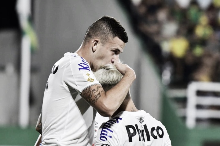 Santos sai atrás, busca virada no fim e bate Defensa y Justicia pela
Libertadores Santos sai atrás, busca virada no fim e bate Defensa y Justicia pela
Libertadores