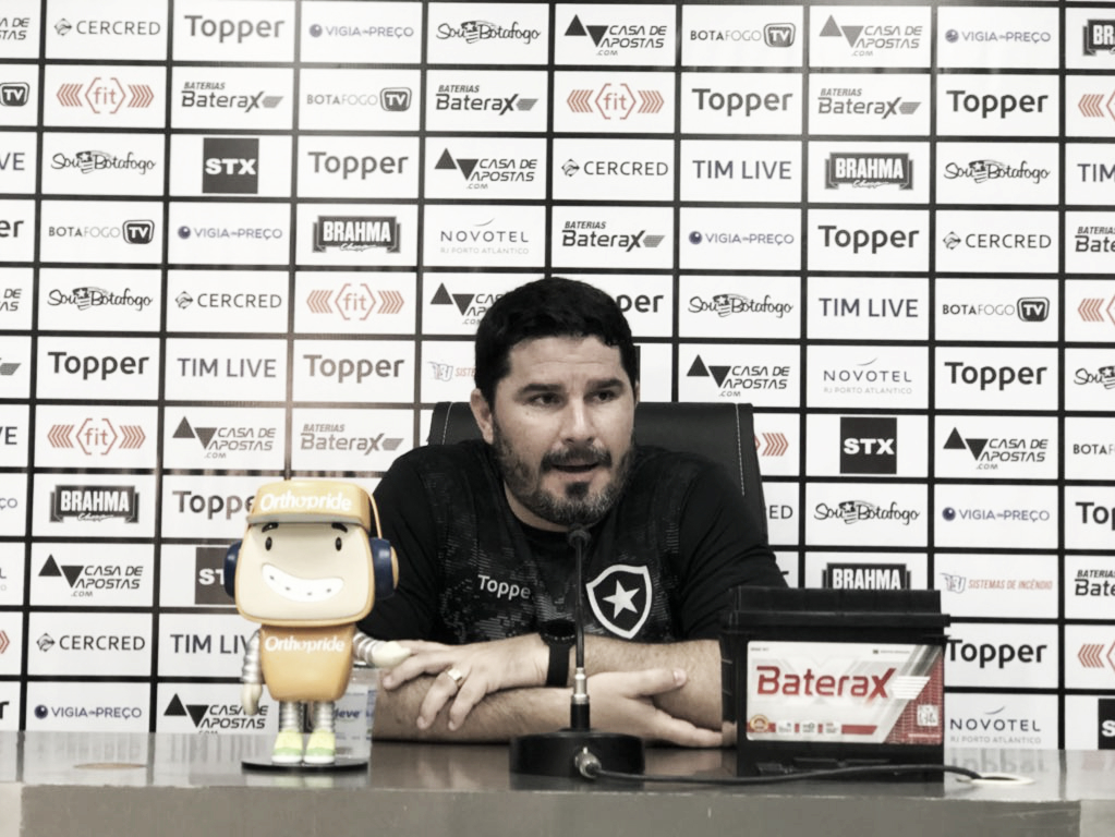 Após vitória em clássico, Barroca valoriza campanha em casa: "Os resultados estão aí" Após vitória em clássico, Barroca valoriza campanha em casa: "Os resultados estão aí"