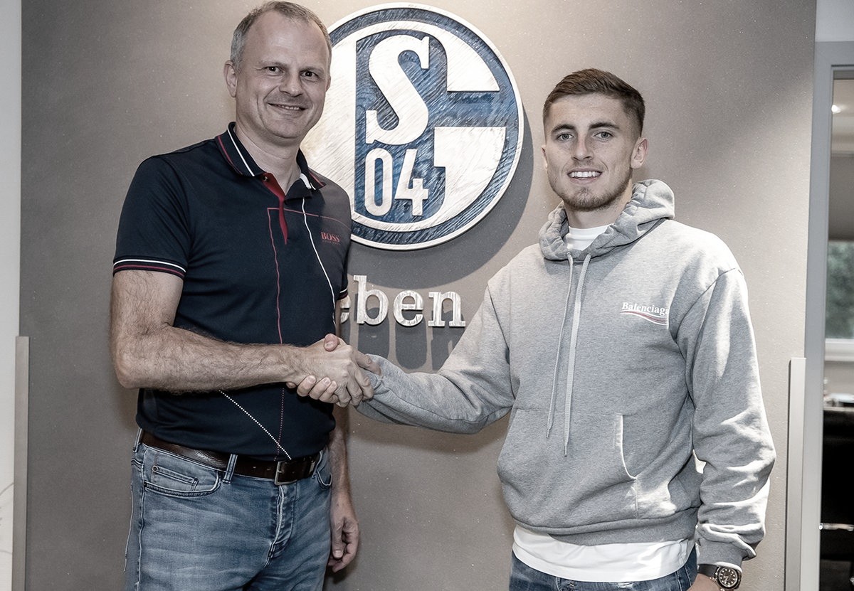 Azuis Reais se reforçando! Ex-Everton, Jonjoe Kenny é o novo reforço do Schalke 04 Azuis Reais se reforçando! Ex-Everton, Jonjoe Kenny é o novo reforço do Schalke 04