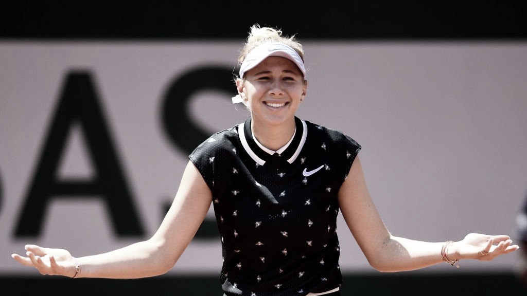Anisimova faz ótima performance, surpreende Halep e avança às semis do Aberto da França Anisimova faz ótima performance, surpreende Halep e avança às semis do Aberto da França