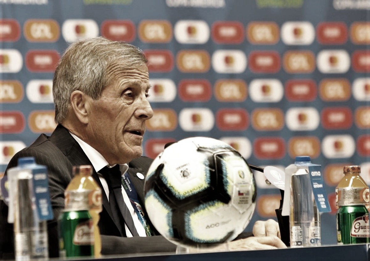 Oscar Tabárez elogia vitória uruguaia contra o Chile: "Estou satisfeito" Oscar Tabárez elogia vitória uruguaia contra o Chile: "Estou satisfeito"