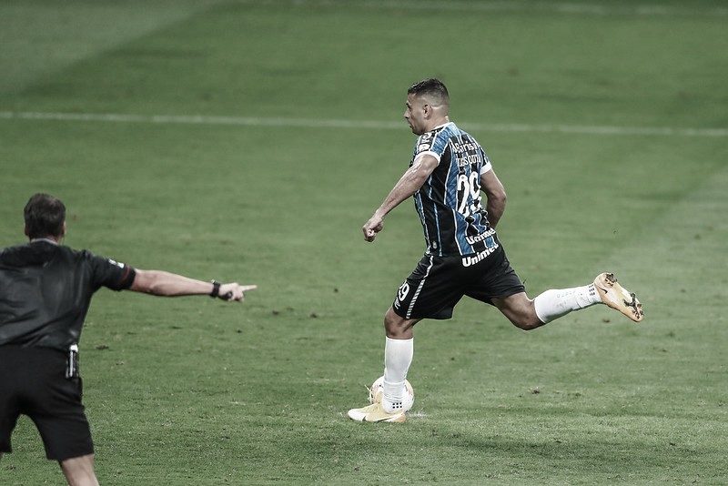Diego Souza celebra liderança do Grêmio na Libertadores: "Não desistimos"