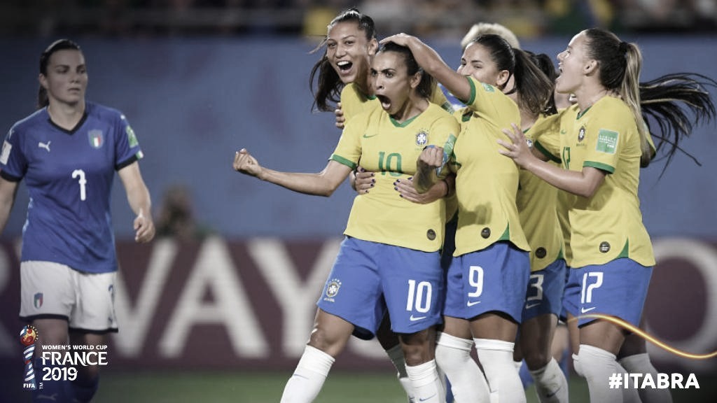 Marta entra para história, Brasil vence Itália e vai às oitavas da Copa do Mundo Marta entra para história, Brasil vence Itália e vai às oitavas da Copa do Mundo