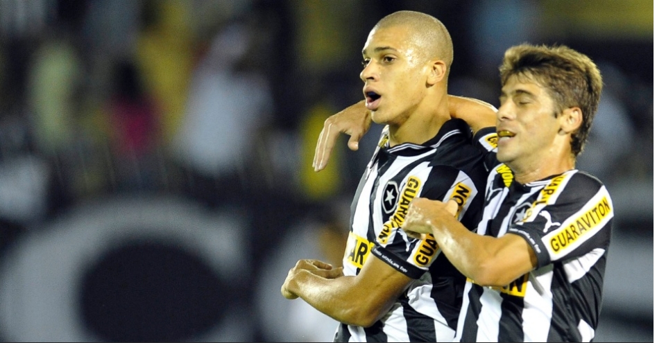 Botafogo goleia Resende e está na final da Taça Rio Botafogo goleia Resende e está na final da Taça Rio