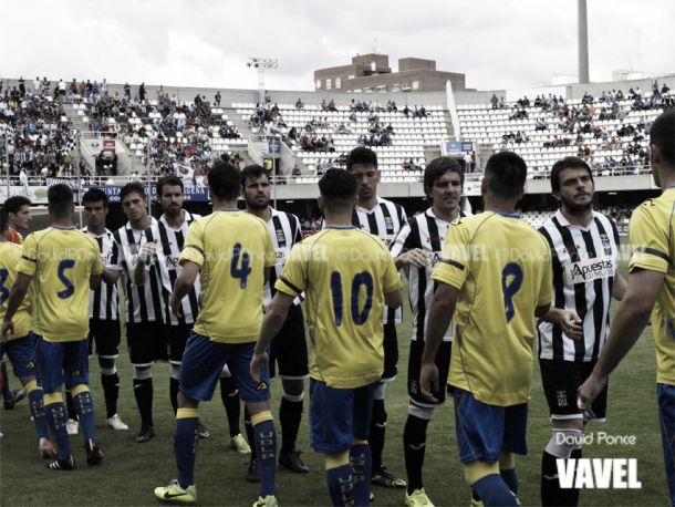 Fotos e imágenes del Cartagena 0-0 Las Palmas Atlético de la ida del playout de Segunda División B