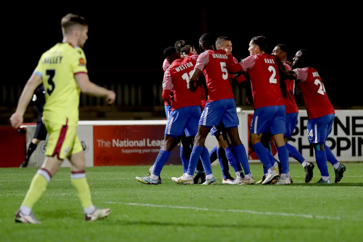 Dagenham & Redbridge 2-1 Scunthorpe United: Bird is the word!