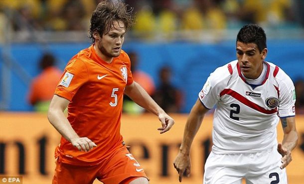Daley Blind signs for Manchester United in £14 million deal