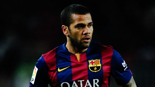 Dani Alves, niente Milan. Ufficiale il rinnovo con il Barcellona