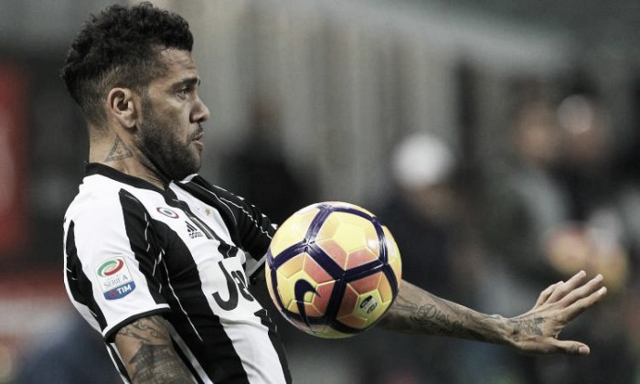 Dani Alves spinge la Juve: "Possiamo vivere un gran finale di stagione"