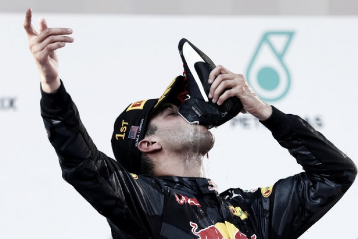Daniel Ricciardo se alza con la victoria en una carrera llena de incidentes en Malasia