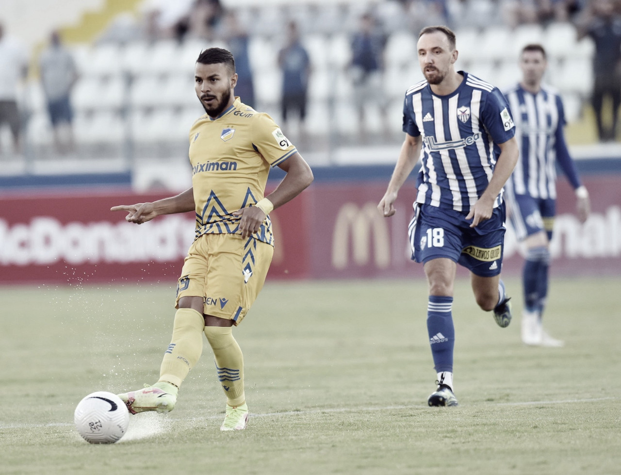 Danilo comemora sequência positiva do APOEL e busca mais evolução com clube