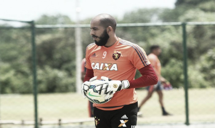 Danilo Fernandes lamenta perda do estadual e confirma saída do Sport Danilo Fernandes lamenta perda do estadual e confirma saída do Sport